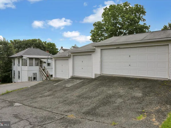 218 N Church St, Mohnton, PA 19540