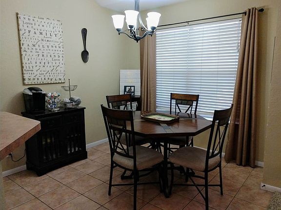 3rd image of 807 Dixie Dr