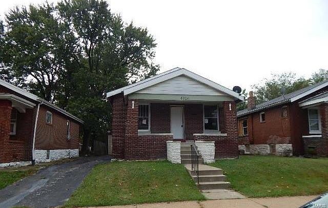 1st image of 4826 Margaretta Ave