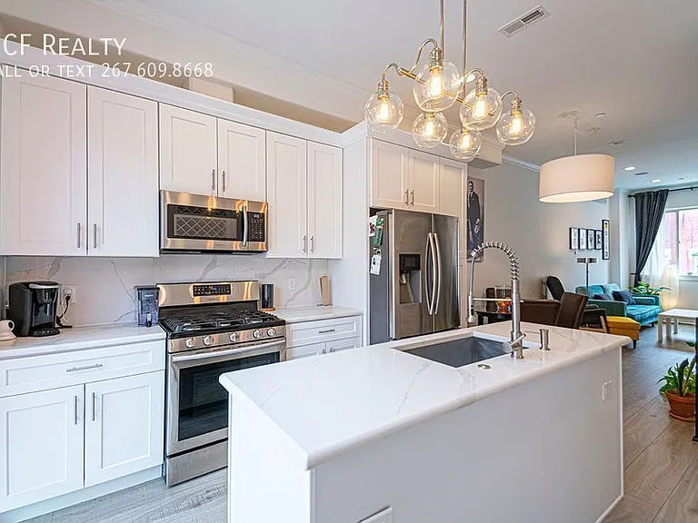 2137 Cross St — Photo 4