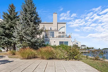 8 Deepwater Way, #63