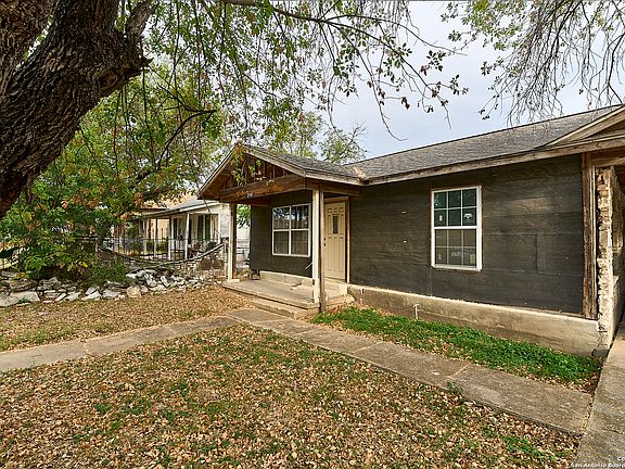 3rd image of 2107 Arbor Pl