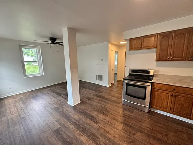 67 W Pratt St #A — Photo 8