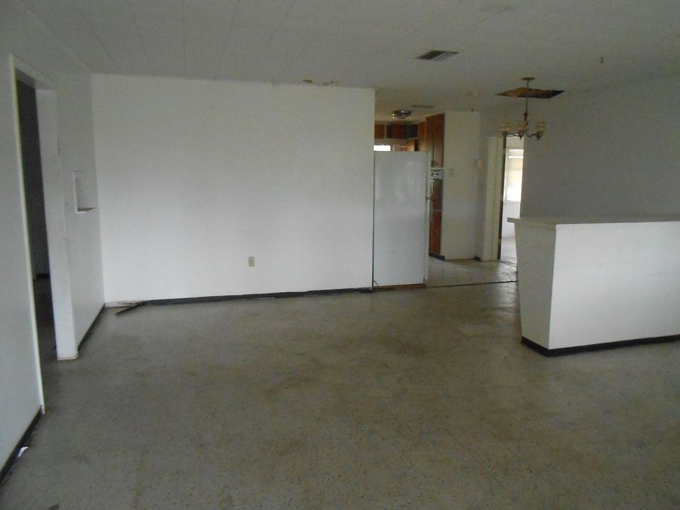 2nd image of 1620 12th St W