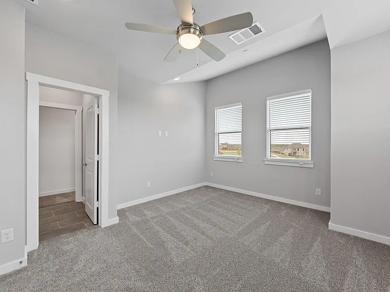 800 Emerling Dr — Photo 14