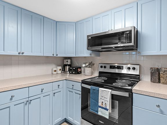 4th image of 308 Miracle Strip Pkwy SW Unit 19C