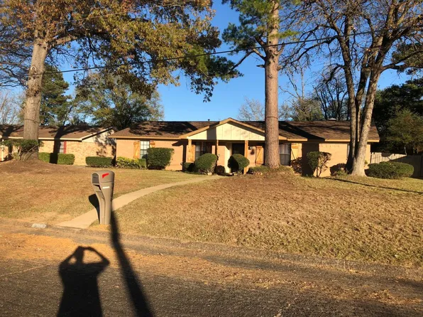 3706 Linda Kaye Dr, Longview, TX 75604
