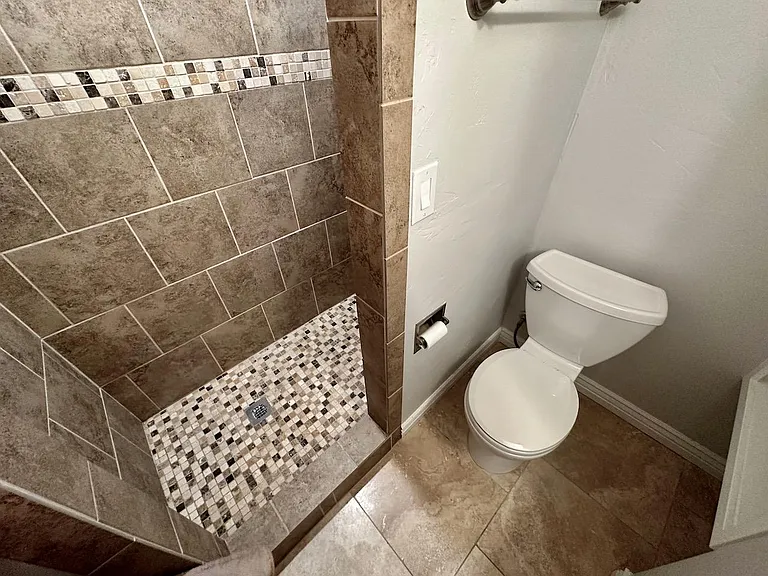 927 E Montana Vista Ln — Photo 35
