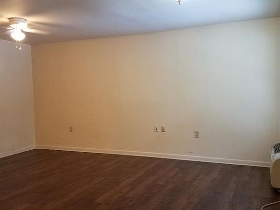 3rd image of 4001 Morningside Dr #Ss2