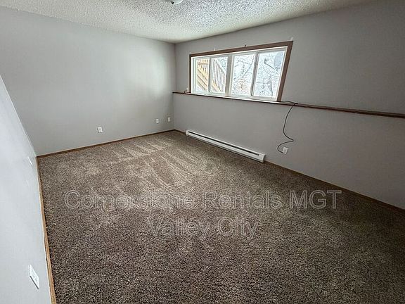 2nd image of 912 9th Ave SE
