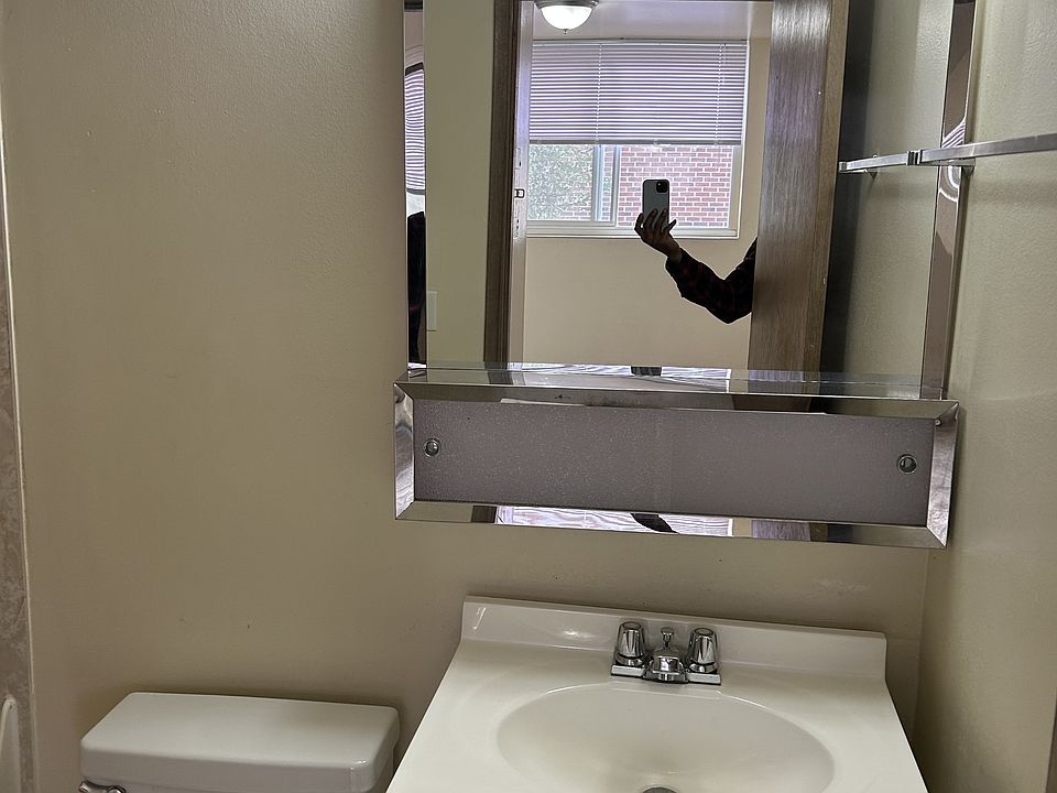 1st image of 5035 15th Ave N #202