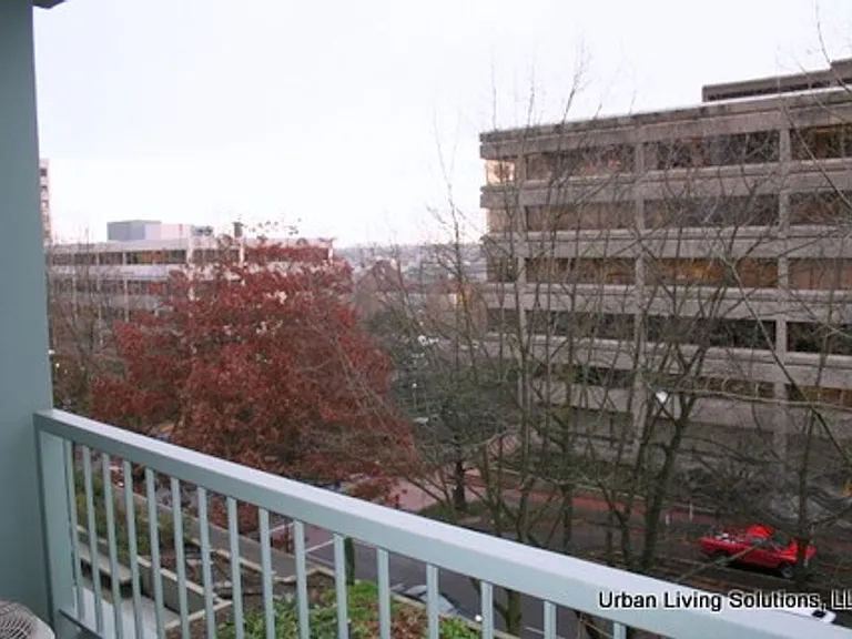 111 SW Harrison St #3G — Photo 12