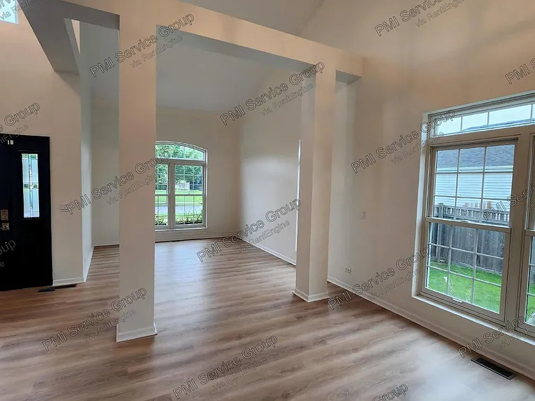 1523 Schumacher Dr — Photo 6