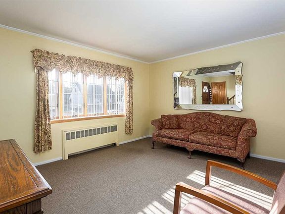 5th image of 39 Cedar St