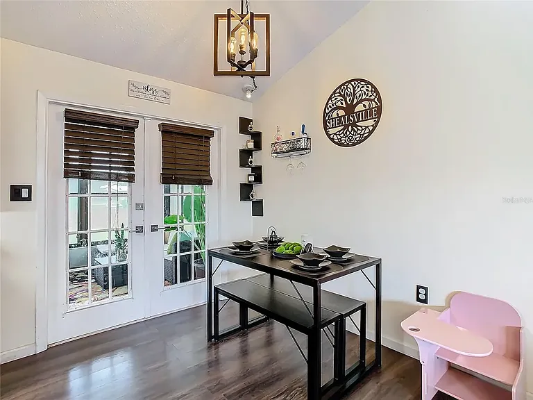 1203 Mandarin Dr — Photo 12