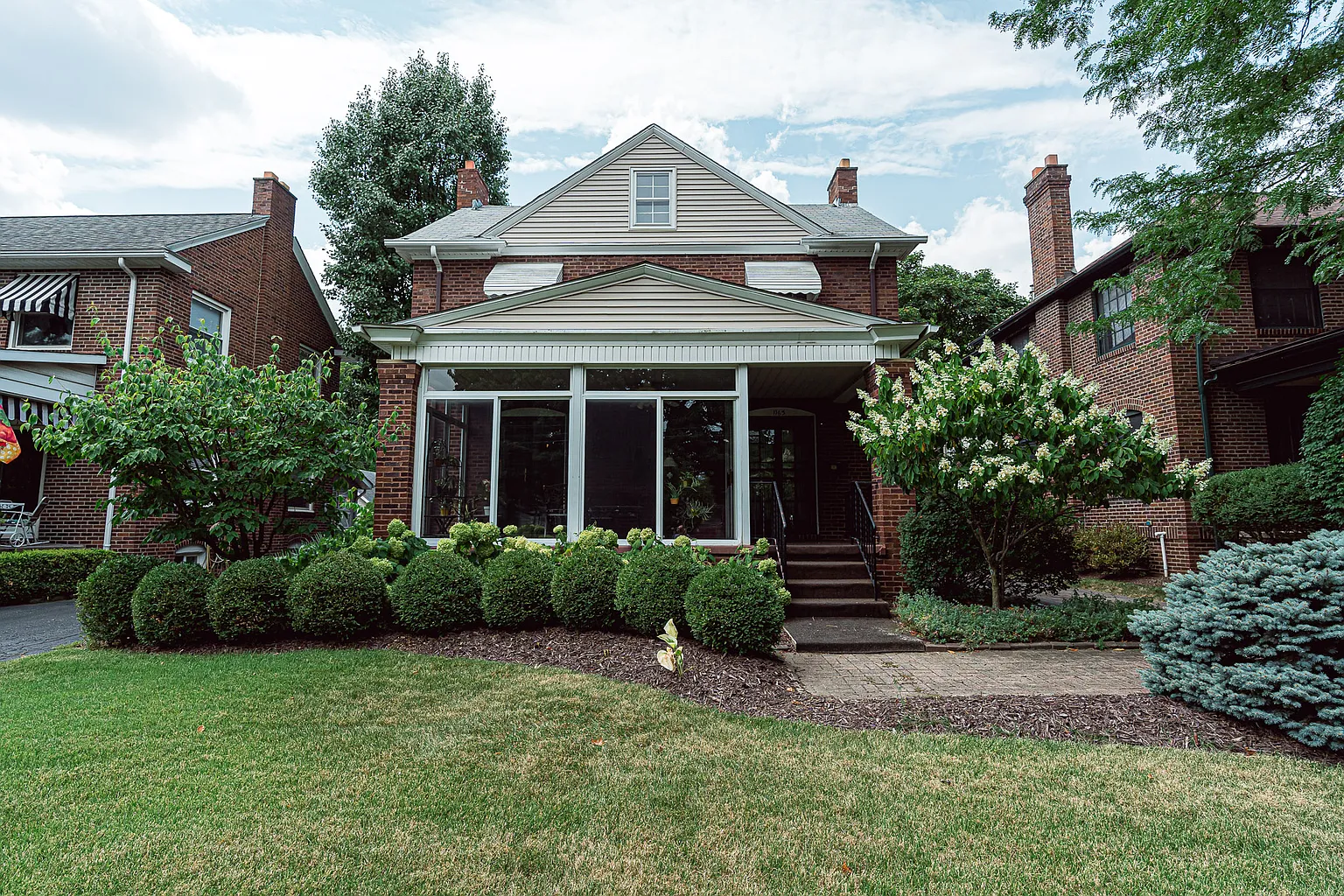 1163 Grandview Ave photo 1