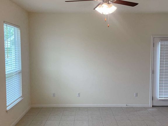 Living Room, opens dining/kitchen areas