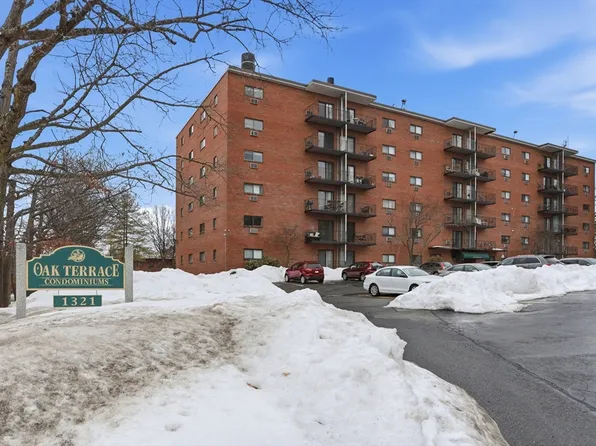 1321 Worcester Rd APT 201, Framingham, MA 01701