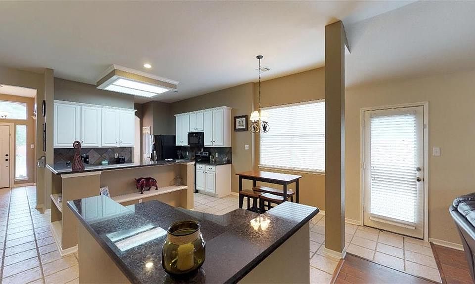 1st image of 3316 Woodbluff Ln