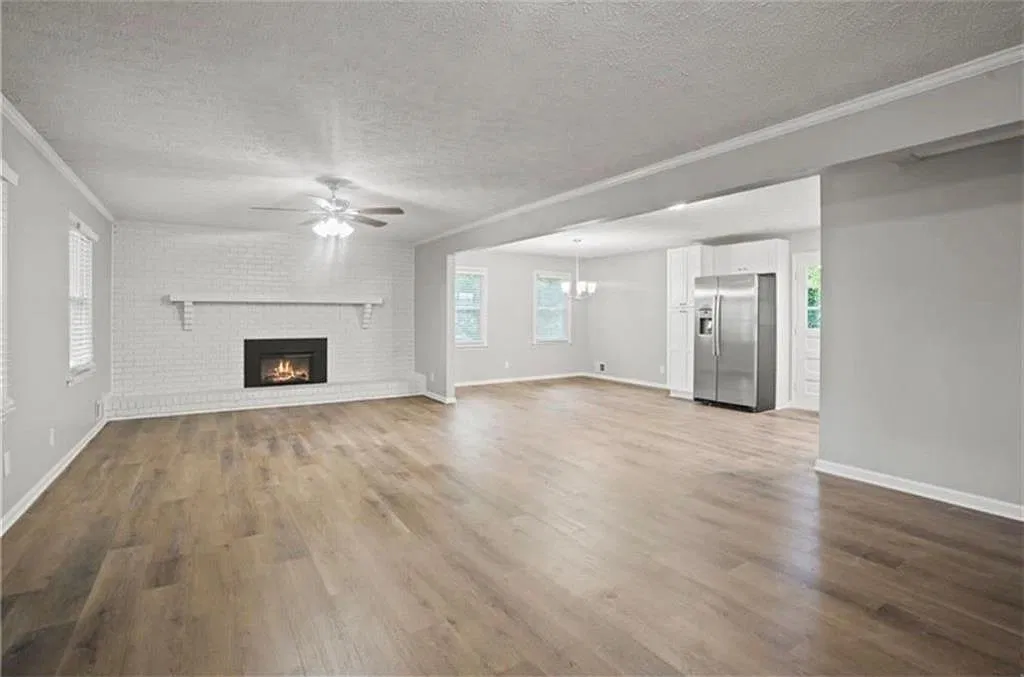 4 bed, 2.0 bath, 1805 sqft, $2,400 — Photo 2
