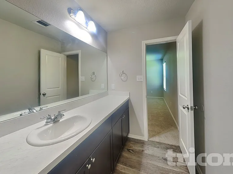 8511 Amistad Cv — Photo 7