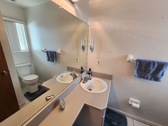 4th image of 3530 Forest Branch Dr