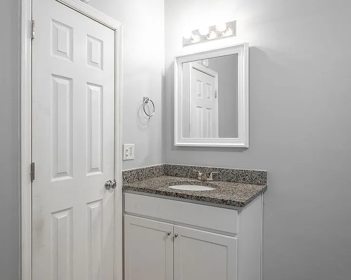 100 Creeks Bend Dr — Photo 16