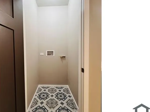 22 N Pulaski Rd #1R, Chicago, IL 60624