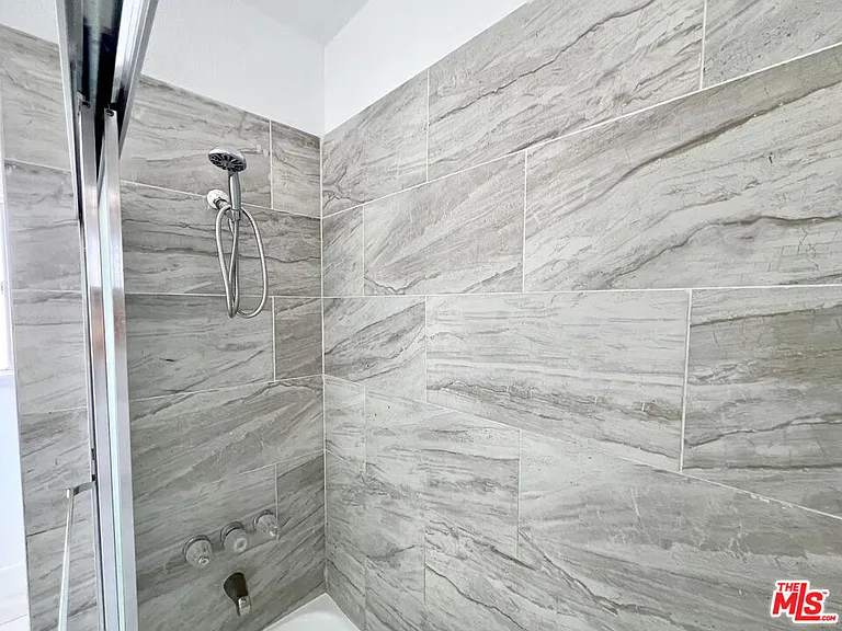 254 E Lanzit Ave #5 — Photo 15