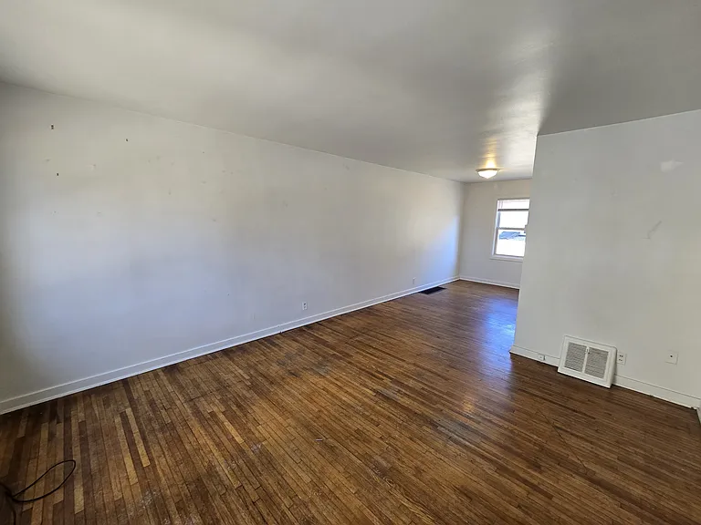235 Madison St — Photo 4