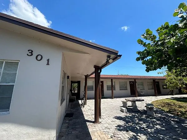 Pompano Beach Villas 2 — Photo 2