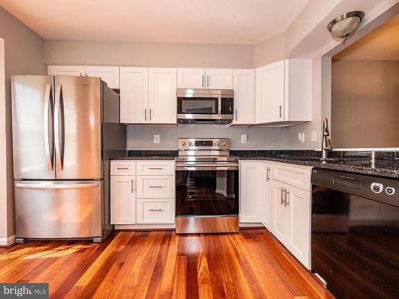5th image of 320 Green Mountain Ct