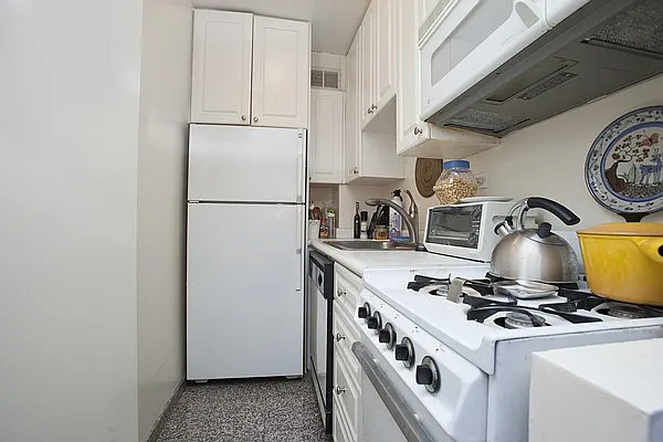 Rented by AIB Management Corp | media 29