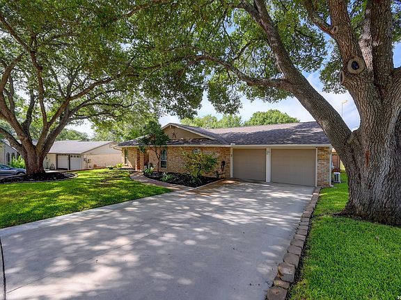 5th image of 106 Barcelona Drive