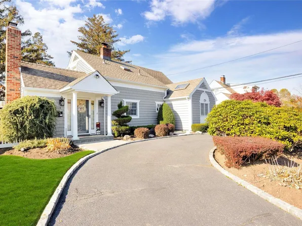 153 Scooter Lane, Hicksville, NY 11801