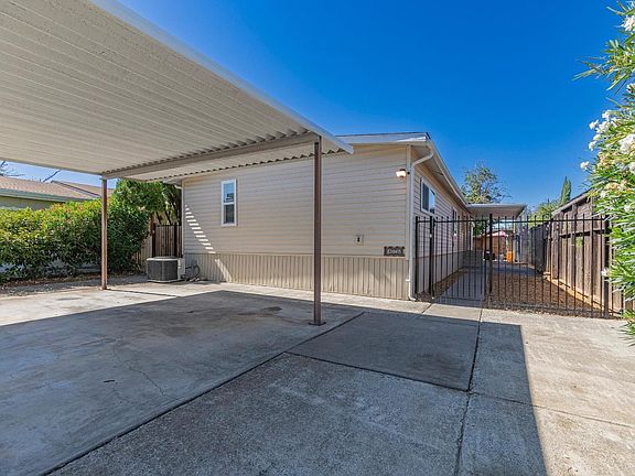 4th image of 13865 Walnut Way
