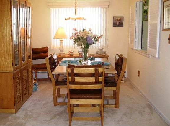 Dining Rm w/crpt, verticals