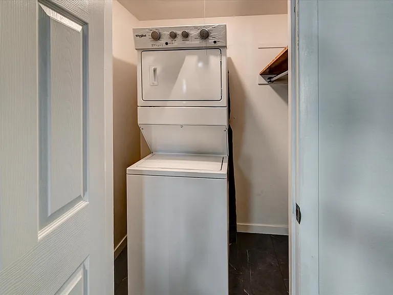 1810 Lake Point Dr #4 — Photo 10