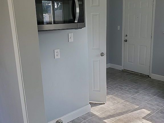 4th image of 1106 E Rowland Ave