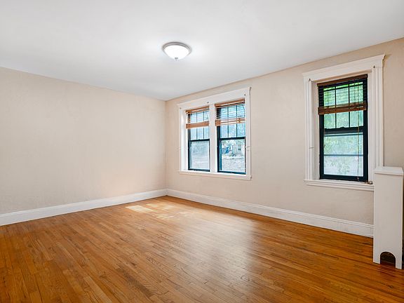 5th image of 59 Lanark Rd APT 2