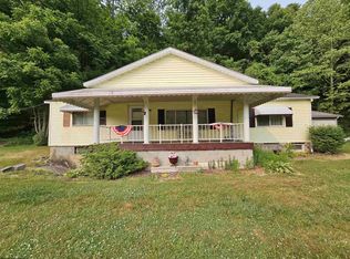 973 Middletown Rd, Fairmont, WV 26554