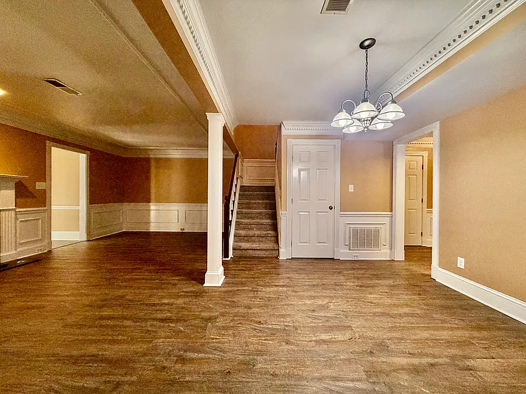 606 Crown Point Dr — Photo 13