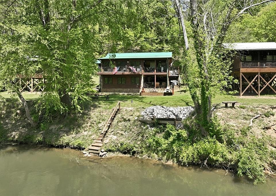 1st image of 160 Megan Dr