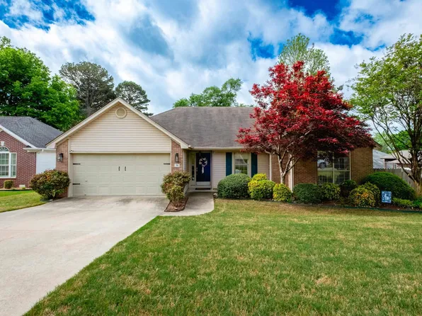 56 Springridge Dr, Little Rock, AR 72211