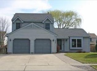 1095 Windslow Cir, Crystal Lake, IL 60014