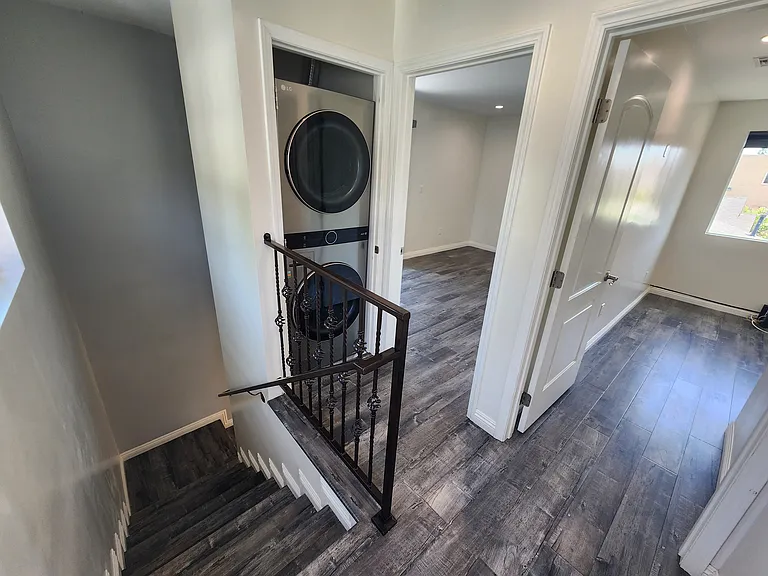 6827 Murietta Ave — Photo 13