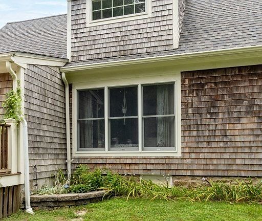 4th image of 180 Main St