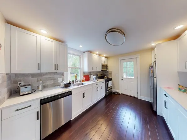 12 Camp St Unit 2, Norwalk, CT 06851