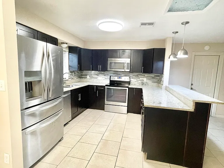 3025 Briarwood Ln — Photo 12