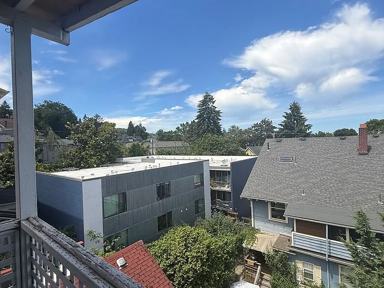 Nw 24th & Irving — Photo 10